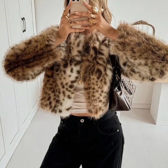Cropped Faux Fur Leopard-Print Teddy Jacket - Brown - Picture 2 of 6